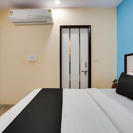 Super Hotel O Hotel Gold Star New Delhi Eksteriør bilde