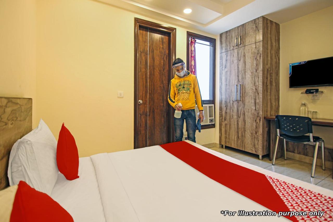 Super Hotel O Hotel Gold Star New Delhi Eksteriør bilde