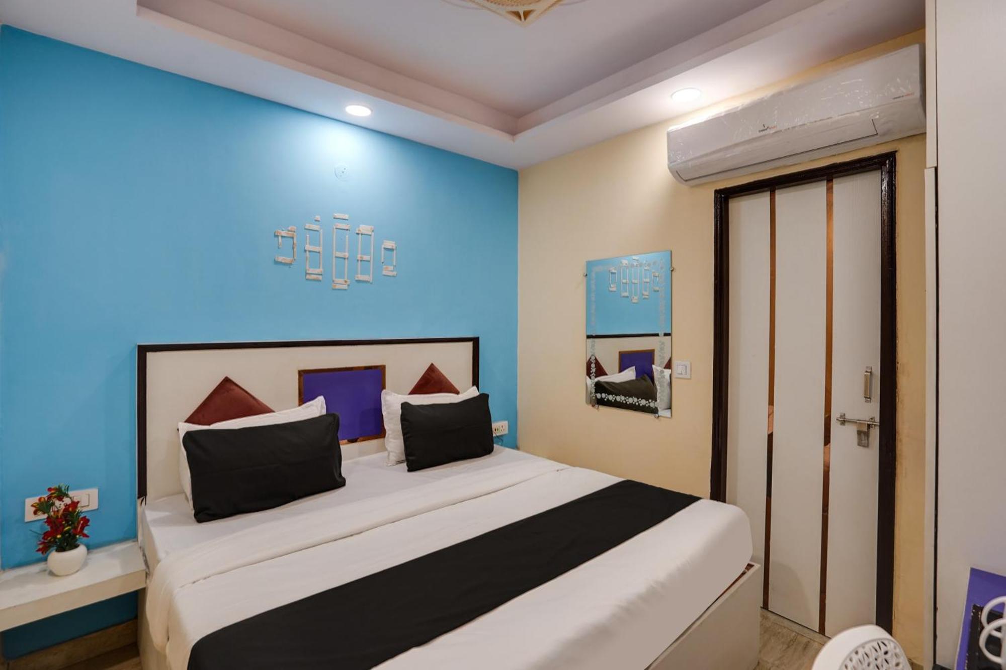 Super Hotel O Hotel Gold Star New Delhi Eksteriør bilde
