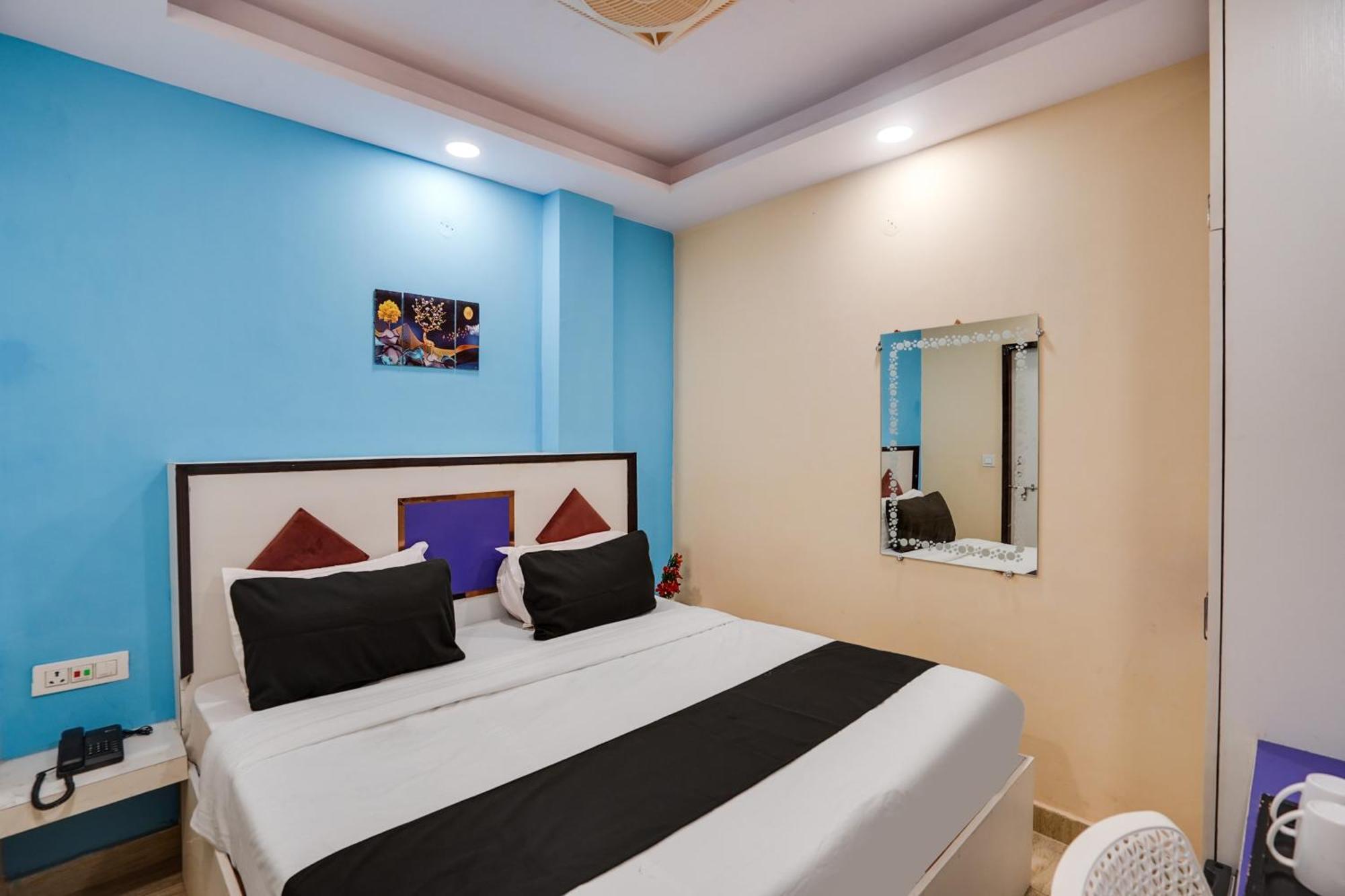 Super Hotel O Hotel Gold Star New Delhi Eksteriør bilde